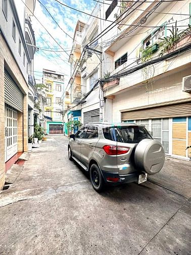 Hình ảnh Bán nhà 4 tầng 4x14m , Giáp Quận 3 , Cách Mạng Tháng 8 Tân Bình 8 tỷ