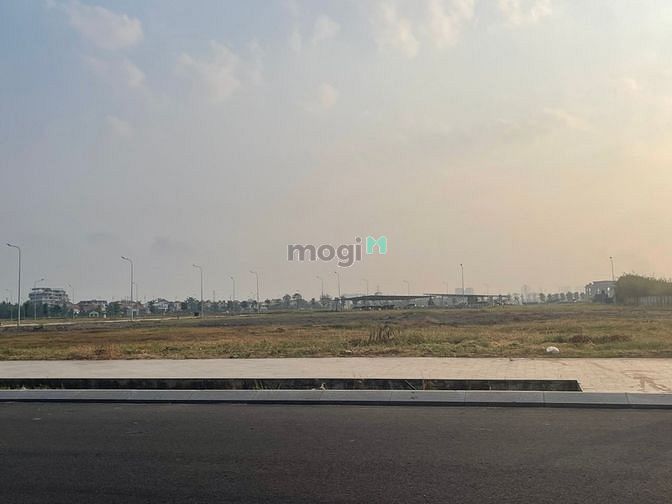 Hình ảnh Bán đất Đường Nguyễn Hoàng, p.An Phú Quận 2 DT 120m2 Giá 2 tỷ 200 SHR