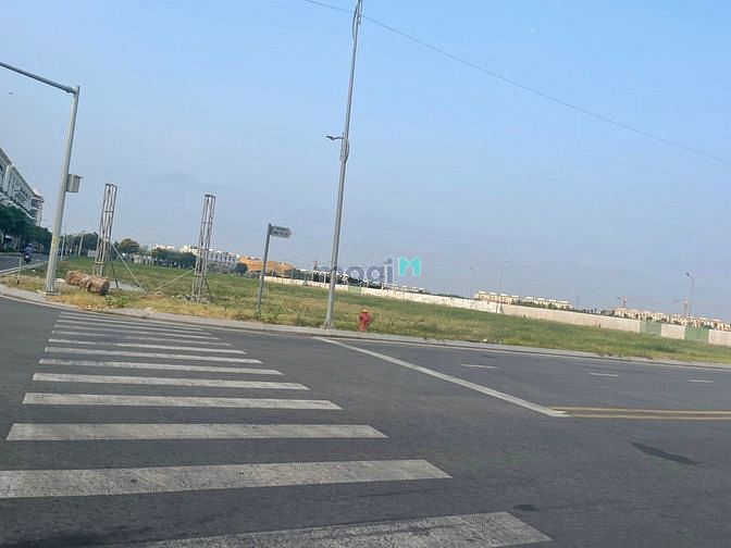 Hình ảnh Bán đất Đường Nguyễn Hoàng, p.An Phú Quận 2 DT 120m2 Giá 2 tỷ 200 SHR