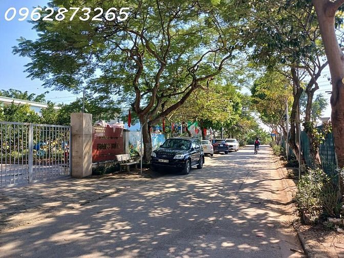 Hình ảnh Bán đất phân lô ô tô vào đất phố kẻ tạnh- p. giang biên -q. long