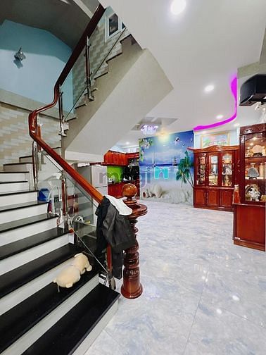 Hình ảnh HXH Dương Bá Trạc, Cầu Nguyễn Văn Cừ, F1 Q8. 4m x 15m, 5 tầng.