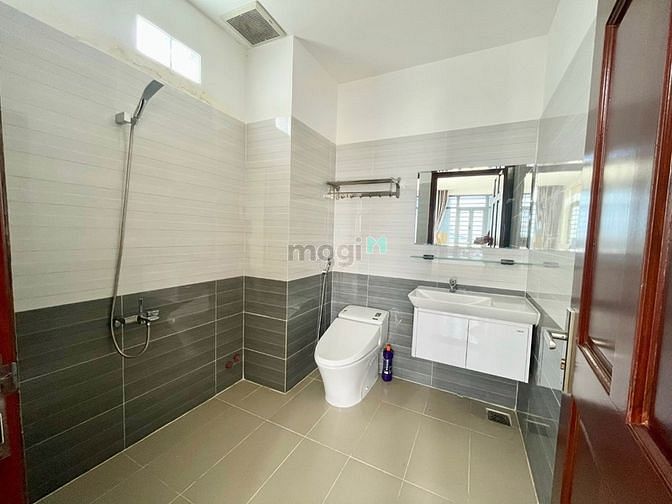 Hình ảnh Cho Thuê Phòng Đầy Đủ Nội Thất Cửa Sổ Lớn - Ban Công - New 100%