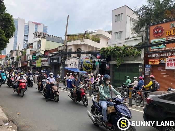 Hình ảnh Cho thuê nhà mặt tiền đường Cách Mạng Tháng Tám, Quận 10