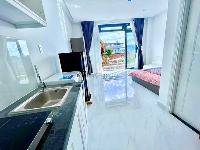 Hình ảnh Ban Công Lớn Full Nội Thất Diện Tích Phòng 40m2 Full Nội Thất Có 8M