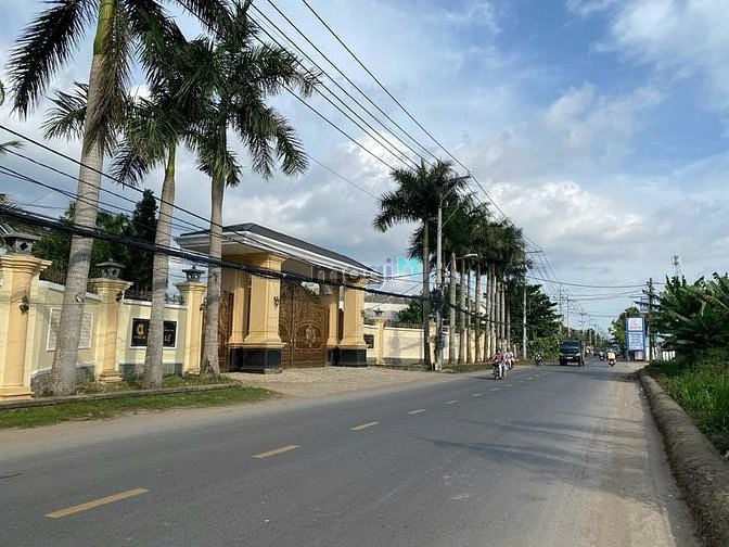 Hình ảnh Bán gấp đất MT Lo Lu chỉ 60triệu/m2 Dt5000m2 thổ cư 80% đất XD cao
