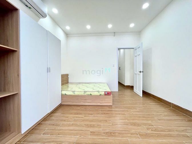 Hình ảnh Cho Thuê Căn Hộ 2PN mặt tiền cửa sổ lớn full nội thất Tôn Đản quận 4