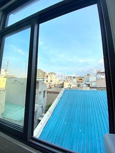 Hình ảnh Trống studio ban công, ngay vòng xoay điện biên, gần đh UEF,..