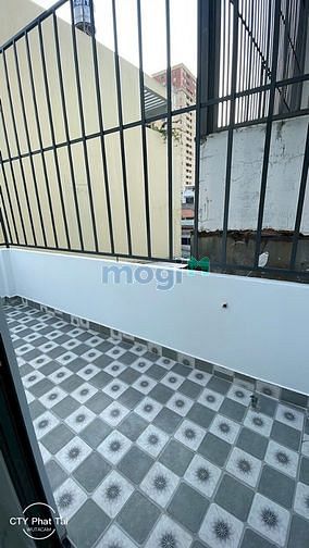 Hình ảnh Nhà Mới Xây Mới Lê Văn Quới đông đúc hẻm xe hơi