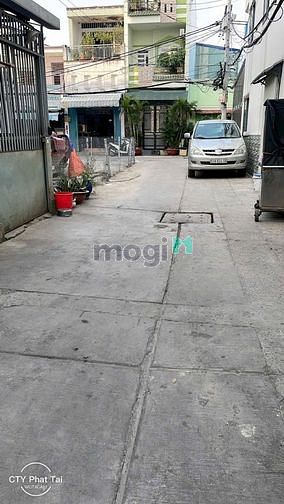 Hình ảnh Nhà Mới Xây Mới Lê Văn Quới đông đúc hẻm xe hơi