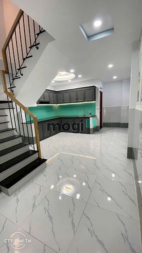 Hình ảnh Nhà Mới Xây Mới Lê Văn Quới đông đúc hẻm xe hơi