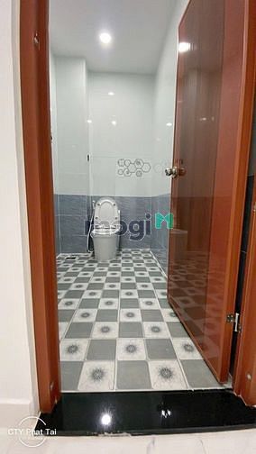 Hình ảnh Nhà Mới Xây Mới Lê Văn Quới đông đúc hẻm xe hơi
