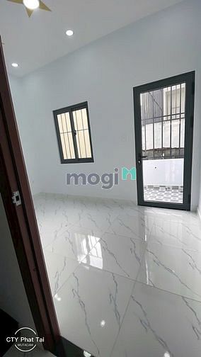 Hình ảnh Nhà Mới Xây Mới Lê Văn Quới đông đúc hẻm xe hơi