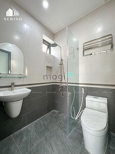 Hình ảnh Cho thuê căn bancon fullnt Mới _máy giặt riêng cạnh quận 4, q1,Q2