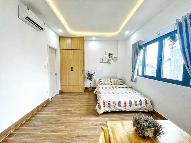 Hình ảnh Cho thuê Trang Chủ MB66.COM / Đăng Ký Tặng 66K Studio có cửa sổ lớn nằm đối diện E-Town Cộng Hòa