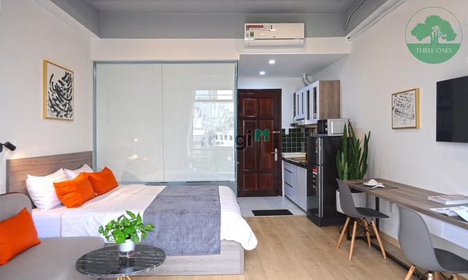 Hình ảnh Studio ban công mặt tiền Bến Vân Đồn ngay sát Đh Luật