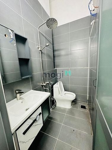 Hình ảnh Nhà Nguyên Căn - 2 Phòng Ngủ Ngay Gần Q1