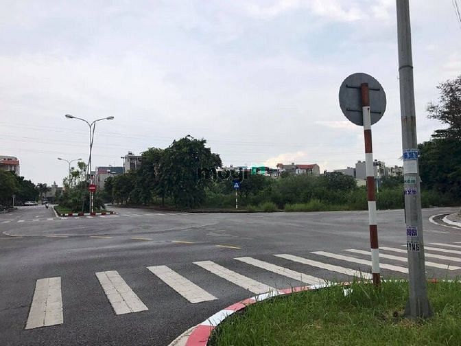 Hình ảnh Bán khuôn đất khu Thảo Điền, Quận 2: DT 110m2, giá 2.9 tủ, SHR