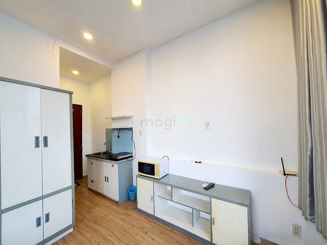 Hình ảnh Studio Full nội thất, cửa sổ lớn Hoàng Sa Quận 3