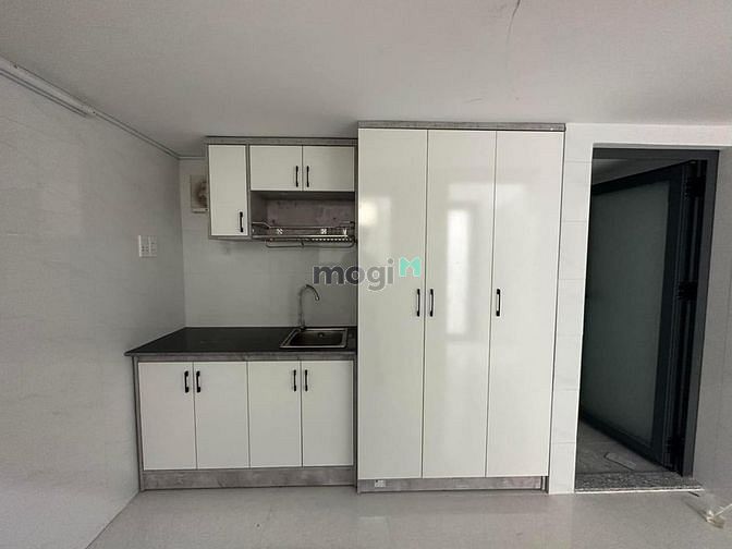 Hình ảnh Duplex mới xây Gần Q1 có thang máy
