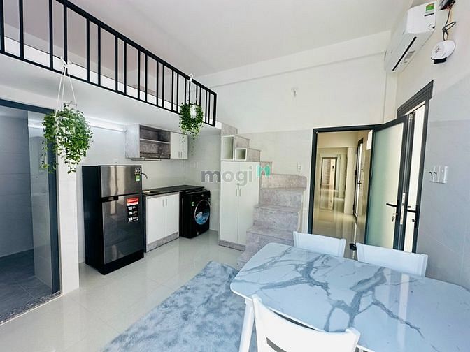 Hình ảnh Duplex mới xây Gần Q1 có thang máy