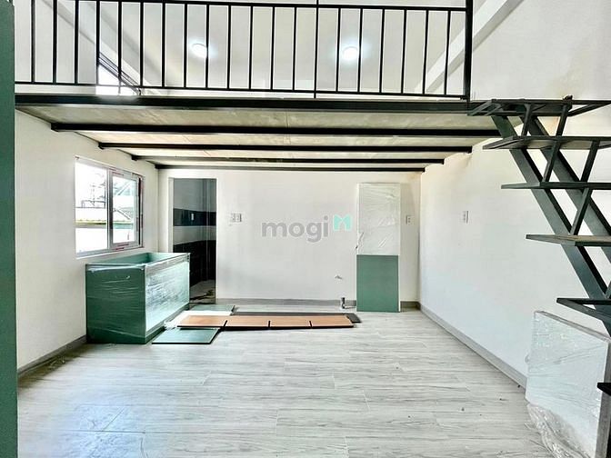 Hình ảnh Duplex mới xây Gần Q1 có thang máy
