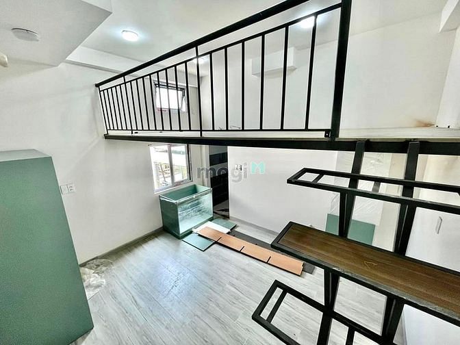 Hình ảnh Duplex mới xây Gần Q1 có thang máy
