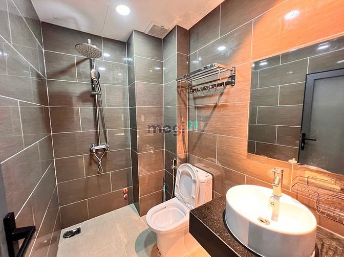 Hình ảnh 1 Phòng Ngủ Bancon Đầy Đủ Nội Thất_Đường Nơ Trang Long