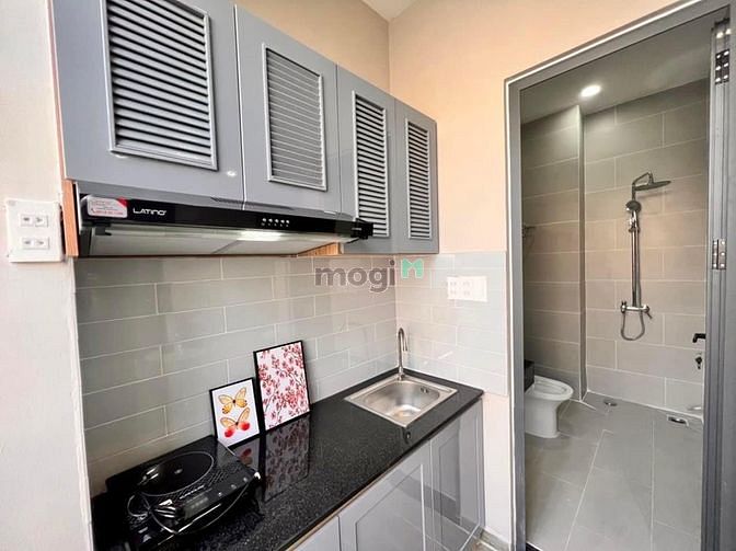 Hình ảnh 1 Phòng Ngủ Bancon Đầy Đủ Nội Thất_Đường Nơ Trang Long