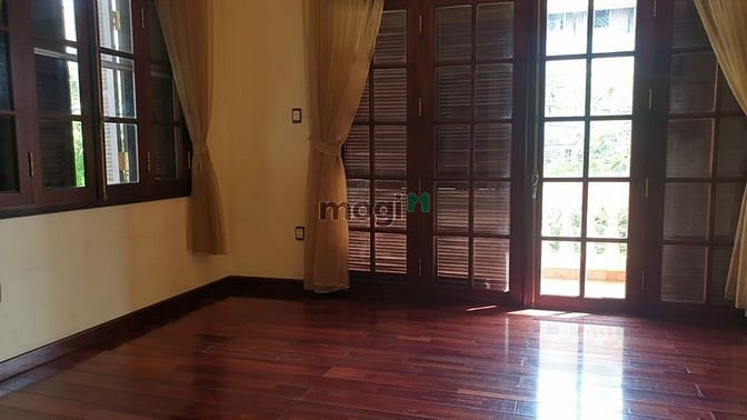 Hình ảnh Cho thuê Biệt Thự Thảo Điền Quận 2 - Góc 2 MT - 200m2 - 5PN - Giá 50tr
