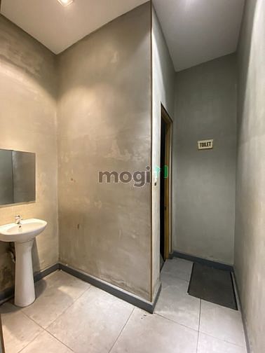 Hình ảnh Cho thuê MB tổng diện tích 220m2 sàn suốt đường Tôn Đản, Quận 4