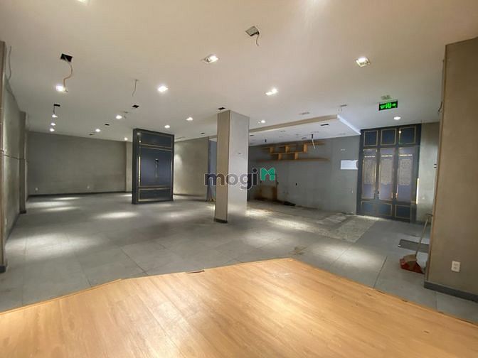Hình ảnh Cho thuê MB tổng diện tích 220m2 sàn suốt đường Tôn Đản, Quận 4