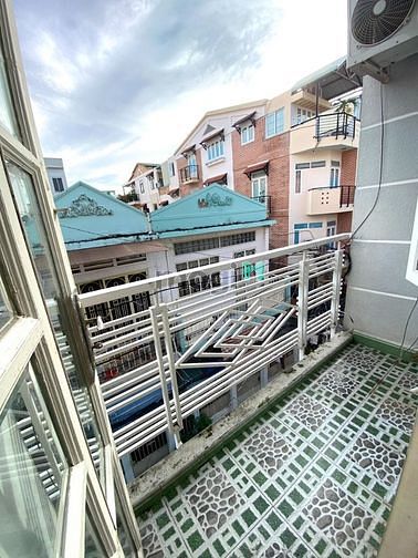 Hình ảnh Studio ban công rộng, nội thất sáng. Ngay Phan Đăng Lưu