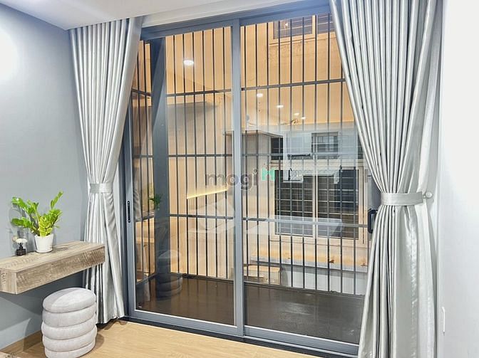 Hình ảnh Studio có máy giặt riêng, cửa sổ lớn & full nội thất Cô Giang Quận 1
