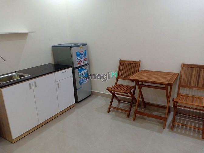 Hình ảnh Căn studio 1PN tách bếp có bancon ngay chợ Phú Thuận