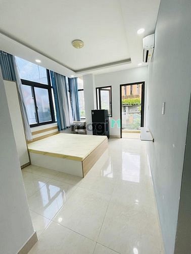 Hình ảnh Phòng full nội thất + bancol thoáng mát tại Lê Thị Hồng