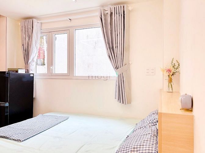 Hình ảnh Mb6623 nạp rút nhanh chóng ban công, cửa sổ full nội thất ngay Phan Đình Phùng