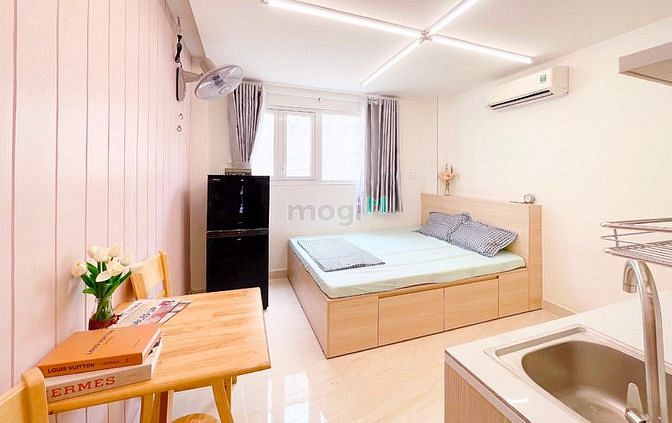 Hình ảnh Mb6623 nạp rút nhanh chóng ban công, cửa sổ full nội thất ngay Phan Đình Phùng