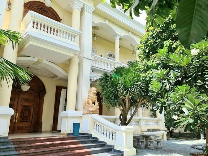 Hình ảnh Dinh thự P.Thảo Điền cực đẹp - DT: 30x40m, hồ bơi và sân vườn rất rộng