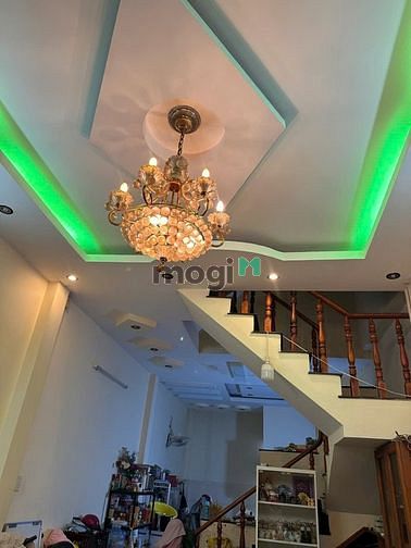 Hình ảnh Nhà 2 lầu 4 phòng ngủ- Đường Bình Trị Đông