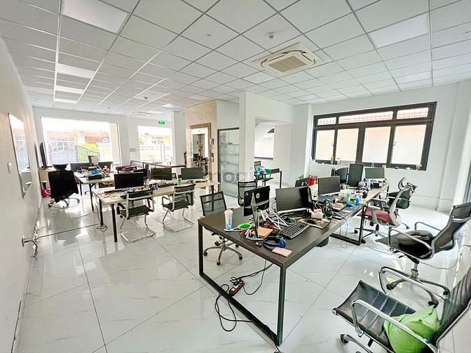 Hình ảnh Cần cho thuê biệt thự có hầm + thang máy MT 8 Đường 12 Himlam Q7