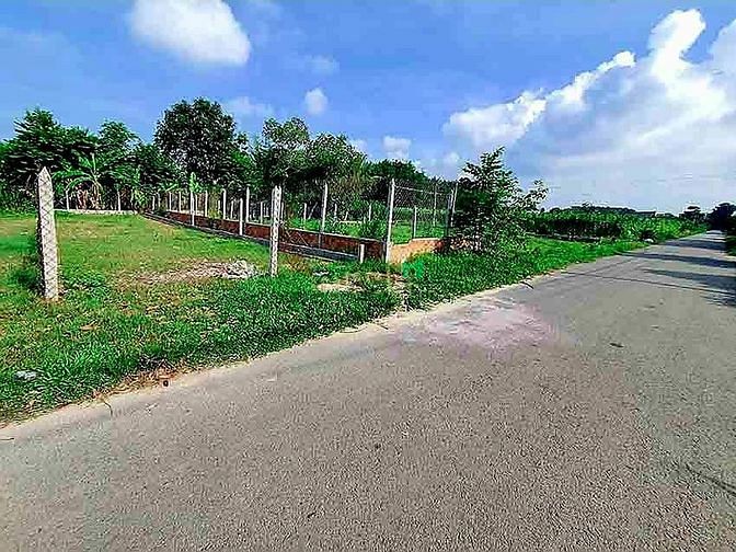 Hình ảnh BÁN RẺ 4 SỔ 4023M2 ĐẤT, đường lớn ngay chợ18M shr thông KCN- GIÁ 195TR