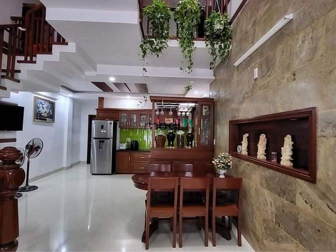 Hình ảnh Cho thuê nhà 3 tầng MT đường Phần Lăng full nội thất