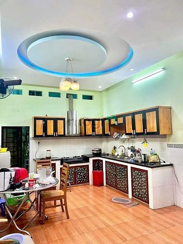 Hình ảnh Nhà 2 lầu 4 phòng ngủ- Đường Tân Hoà Đông