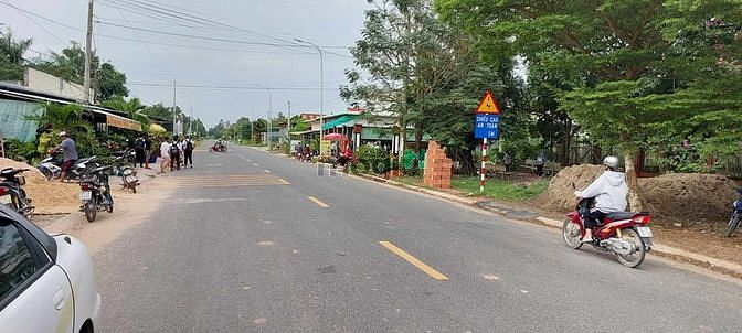 Hình ảnh 390 triệu đất thổ mặt tiền đát xanh 8met ngay khu trung tâm dân cư