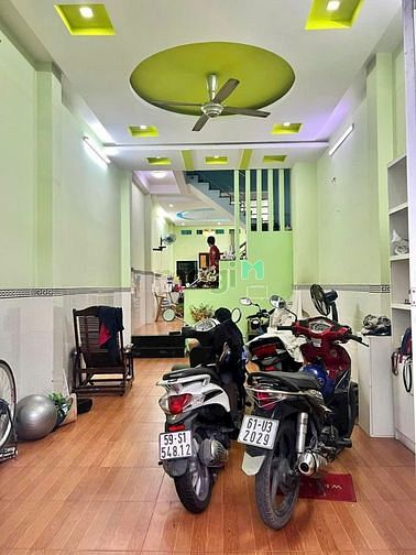 Hình ảnh Nhà 2 lầu 4 phòng ngủ- Đường Tân Hoà Đông