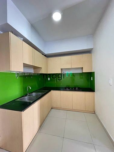 Hình ảnh Cho thuê CH Oriental Plaza, DT 80m2, 2PN, NT cơ bản, giá 10tr/tháng