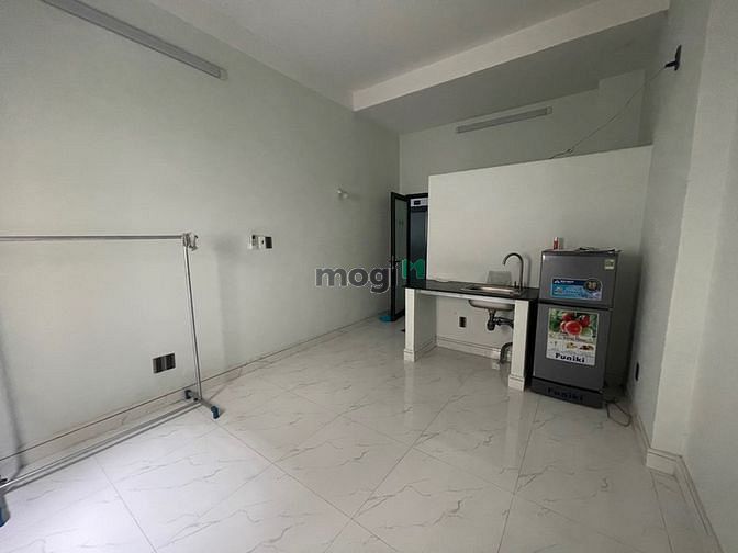 Hình ảnh Studio cửa sổ trời, có bảo vệ, thang máy, giờ giấc tự do