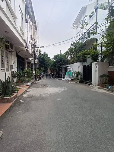 Hình ảnh Bán đất tặng nhà phố Lê Trọng Tấn – Phân Lô – Ô tô tránh-Vỉa Hè- MT8m