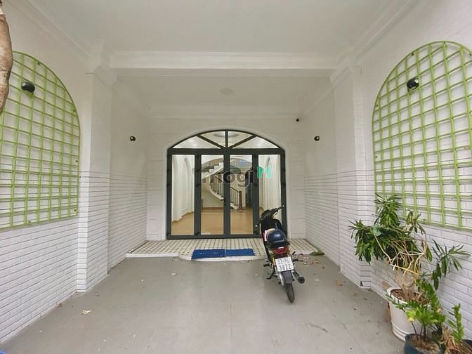 Hình ảnh Mặt tiền 3 lầu NHÀ MỚI dtsd 300m2 p2 Tân Bình