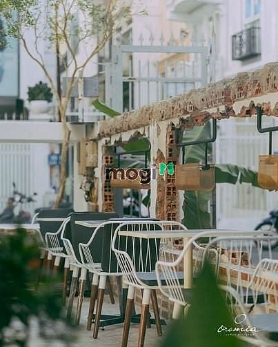 Hình ảnh Cho thuê nhà mặt tiền PHAN KẾ BÍNH - QUẬN 1 (2 Tầng ; 10 x 25m)